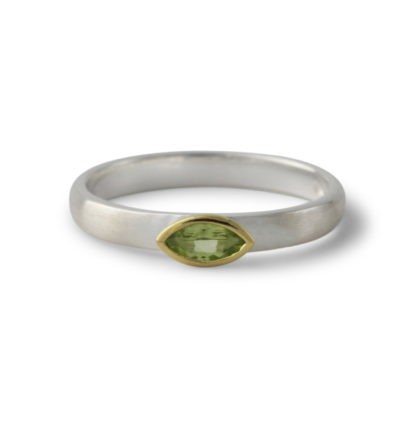 Silberring mit 6x3mm Peridot, 18ct vergoldet